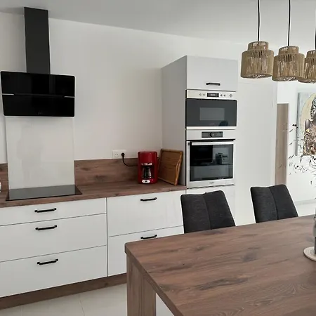 Neuf, 75 M², Pres De La Plage, Terrasse Spacieuse, Parking Securise - Fibre Incluse - Fr-1-539-66 * Royan