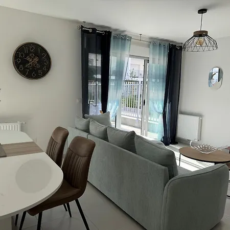 Neuf, 75 M², Pres De La Plage, Terrasse Spacieuse, Parking Securise - Fibre Incluse - Fr-1-539-66 * Royan