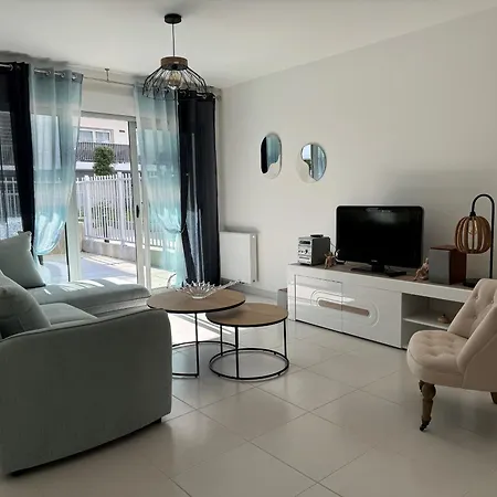 Neuf, 75 M², Pres De La Plage, Terrasse Spacieuse, Parking Securise - Fibre Incluse - Fr-1-539-66 Royan